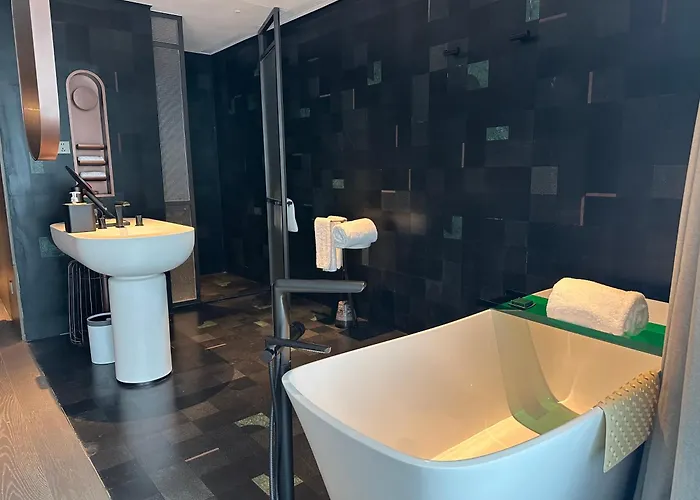 Hotel Indigo Ningbo Riverside By Ihg