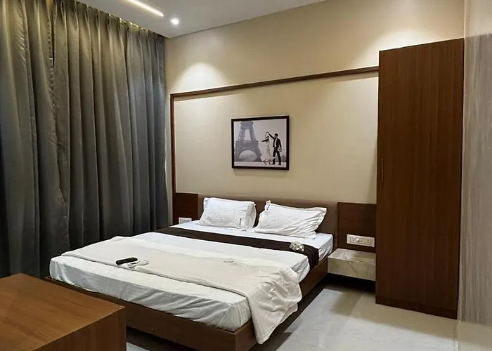 Hotel Sai Sidheshwar And Hotel Samruddhi