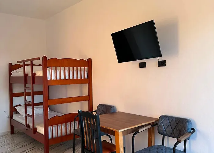 Hotel Vellezerit Ndoj