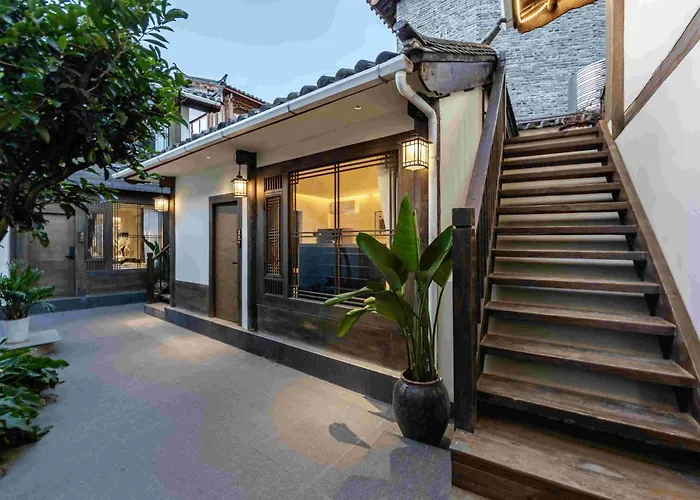 The Nomad Yard - Lijiang Old Town - Social Hostel For Travelers, Hikers & New Friends - Eat & Drink - Free Pick Up From Airport For 3 Nights