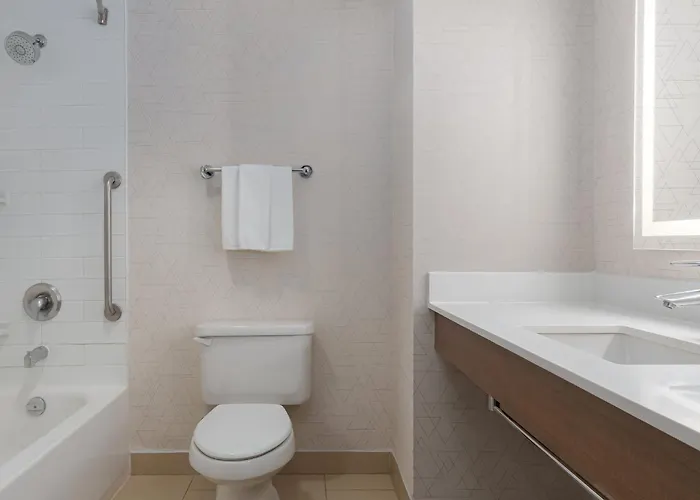 Holiday Inn Express Hotel & Suites Toronto - Markham By Ihg