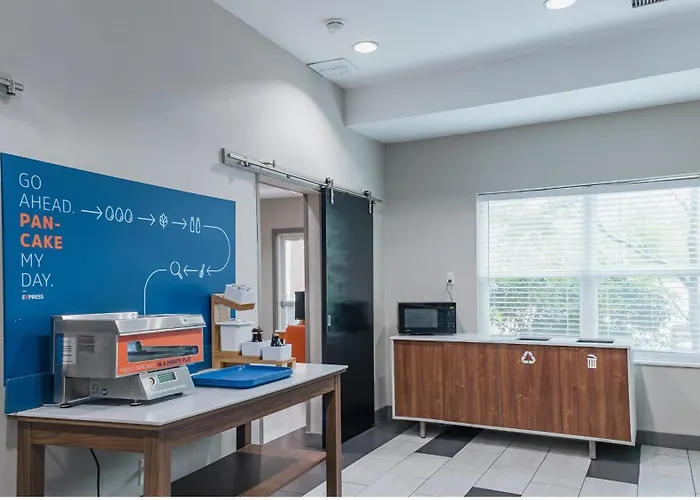 Holiday Inn Express Hotel & Suites Lagrange I-85 By Ihg