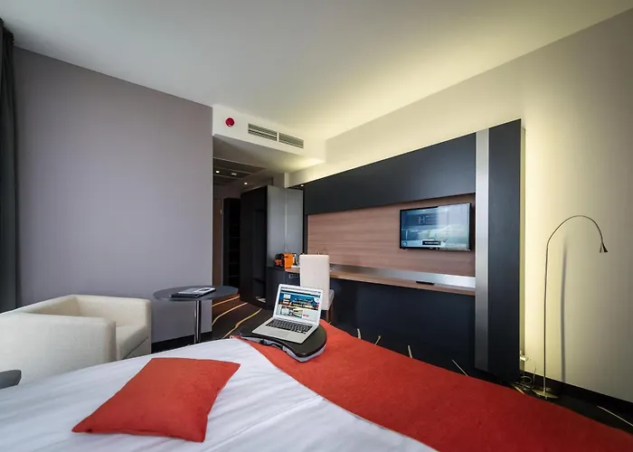 Best Western Plus Lakeside Hotel