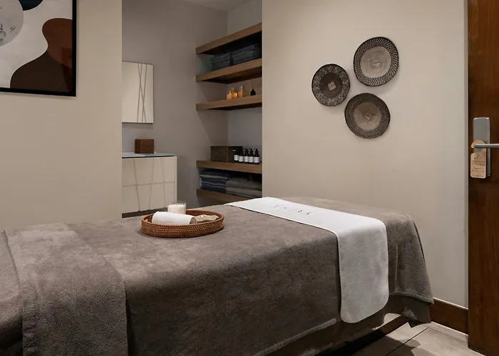 Montcalm Royal London House, Autograph Collection