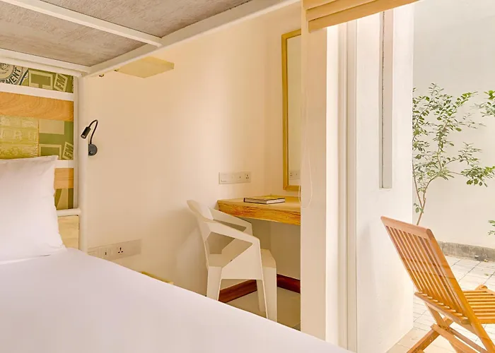 Hotel J, Unawatuna