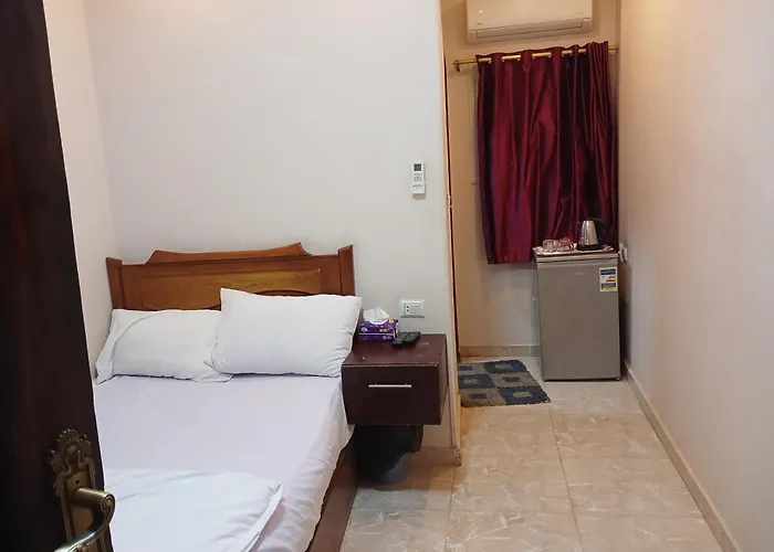 Royal Pyramids Inn Kafrat al Jabal