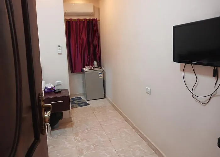 Royal Pyramids Inn Kafrat al Jabal