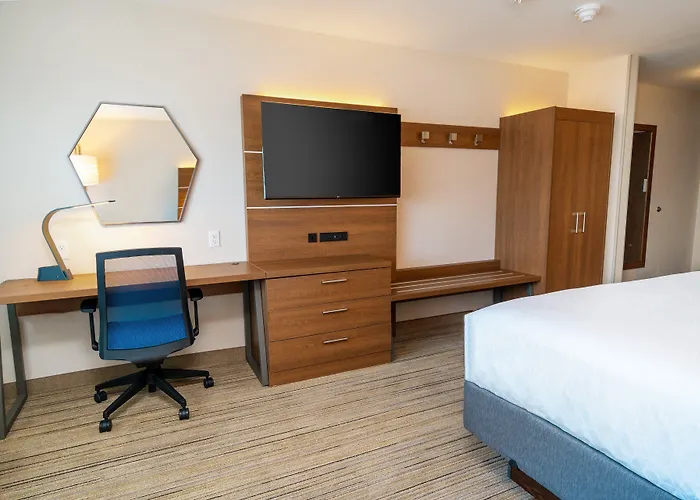 Holiday Inn Express & Suites - Las Vegas - E Tropicana By Ihg
