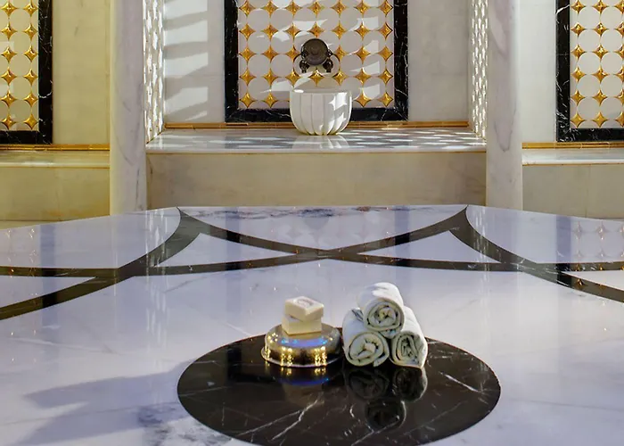 Noah'S Ark Deluxe Hotel & Spa