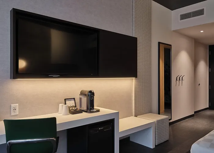 Alt Hotel Calgary University District