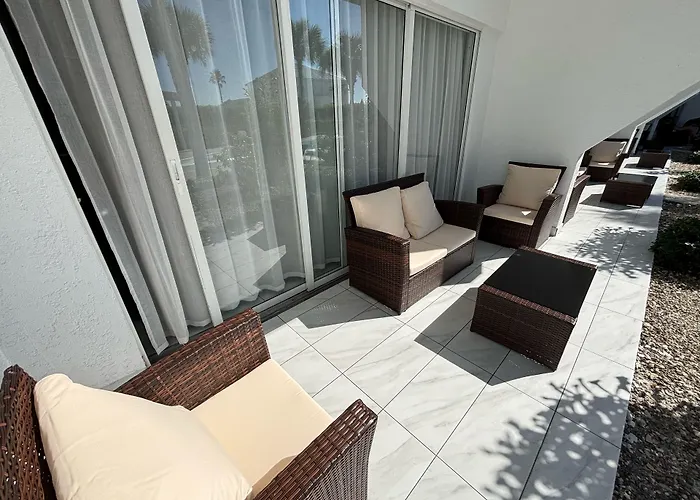 Grace Bay Suites
