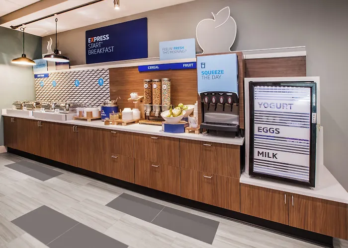 Holiday Inn Express & Suites - Calgary Airport Trail Ne By Ihg