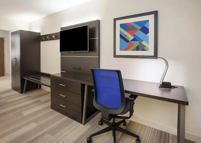 Holiday Inn Express & Suites Windsor East - Lakeshore By Ihg