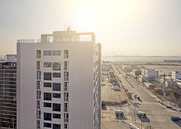 Western Bay Marina Hotel