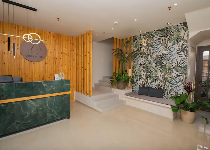 Lunar Hotel Modern Boutique