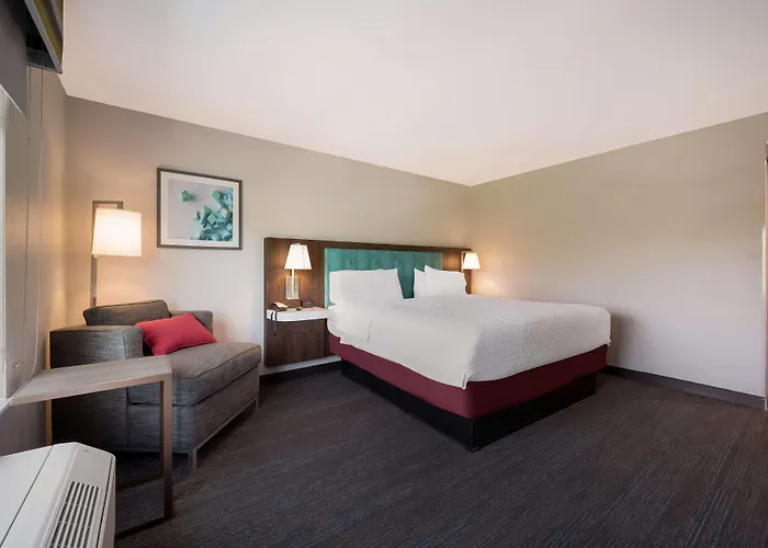 Hampton Inn By Hilton Detroit Southfield