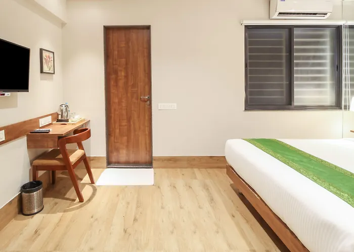Treebo Elite Residency - 2 Kms From Railway Station