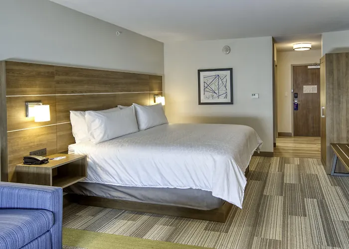 Holiday Inn Express & Suites Omaha Downtown Old Market By Ihg