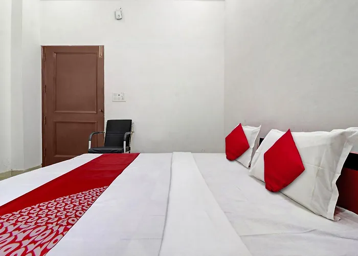 Hotel O Gayatri Parks