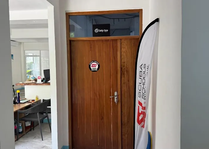 Silver County Fuvahmulah Diving Hotel