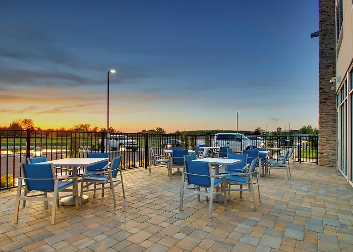 Holiday Inn Express & Suites Findlay North By Ihg