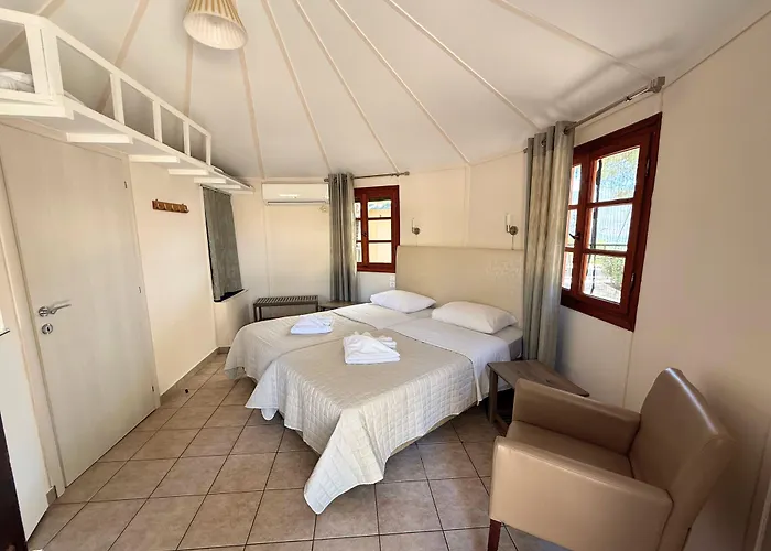 Chrissa Camping Rooms & Bungalows