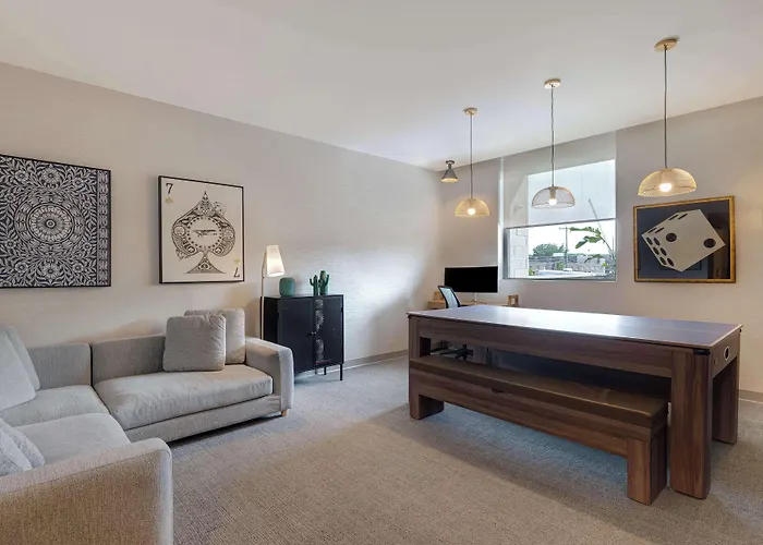 Home2 Suites By Hilton Montreal Dorval