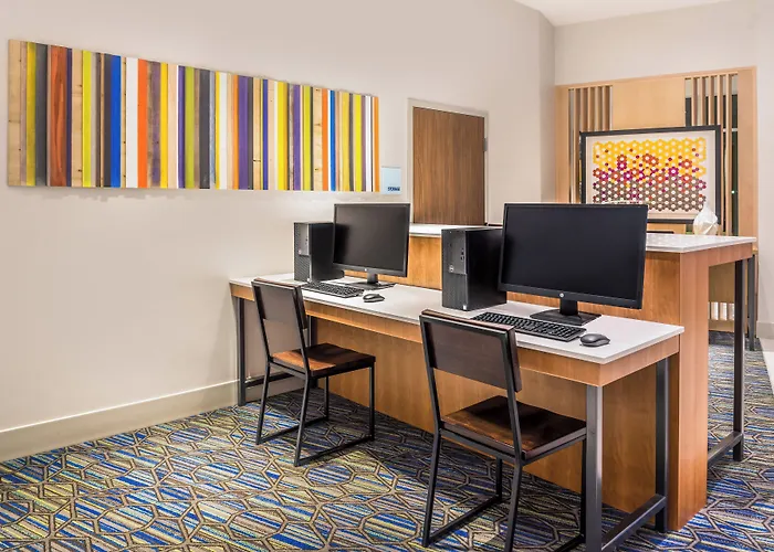 Holiday Inn Express & Suites Farmville By Ihg