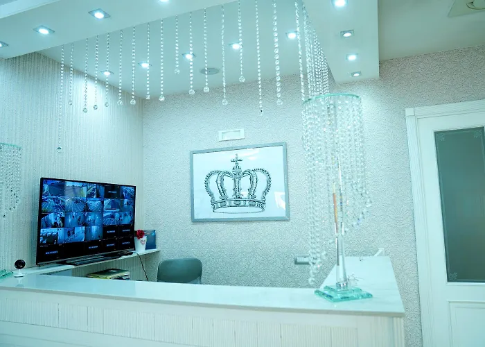 Bee Queen Hotel