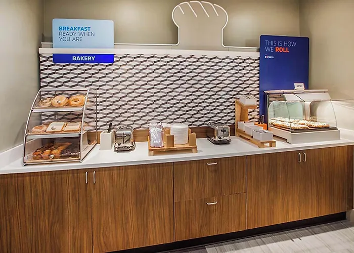 Holiday Inn Express & Suites - Pittsburgh - Monroeville By Ihg