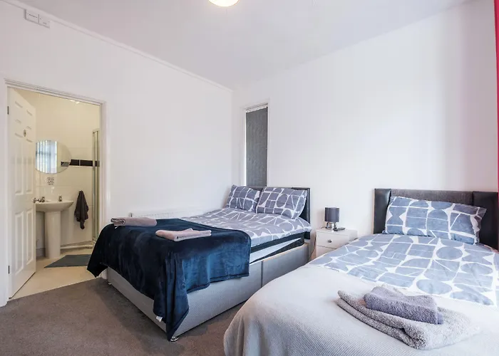 Oyo The Pickering Park Hotel