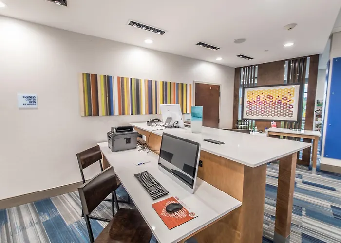 Holiday Inn Express & Suites - Milledgeville By Ihg