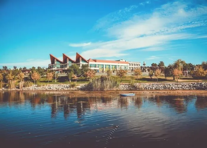Kronos Hotel