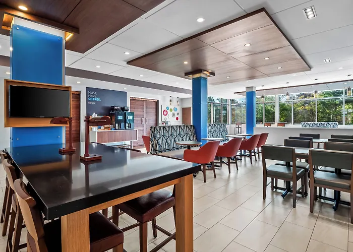 Holiday Inn Express & Suites - Detroit Northwest - Livonia By Ihg