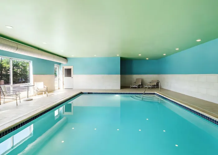 Holiday Inn Express & Suites - Detroit Northwest - Livonia By Ihg