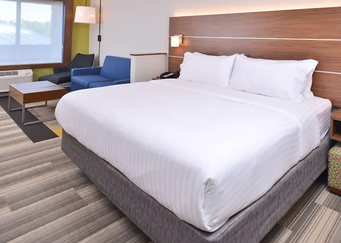 Holiday Inn Express & Suites Omaha Airport By Ihg
