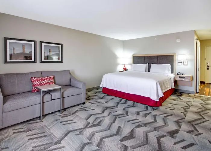 Hampton Inn&Suites - Medicine Hat