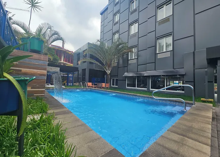 Beverly Hills: Hotel And Business