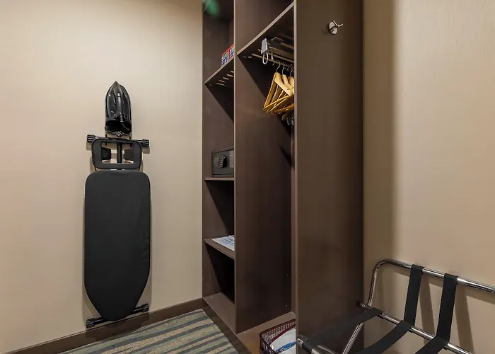 Holiday Inn Express Shenyang North Station By Ihg