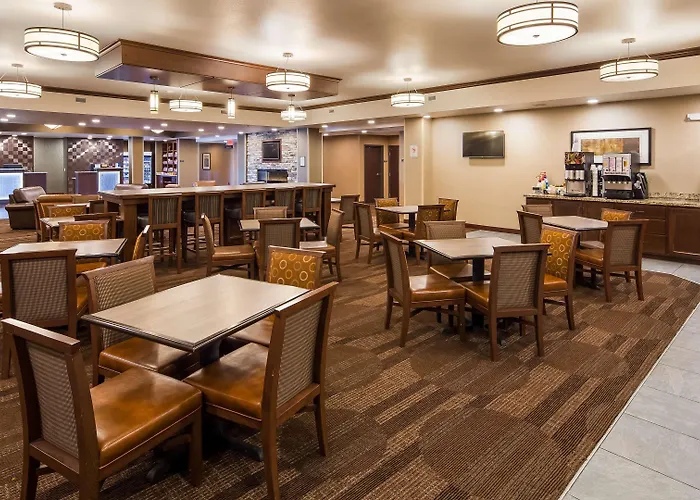 Best Western Plus Lincoln Inn & Suites