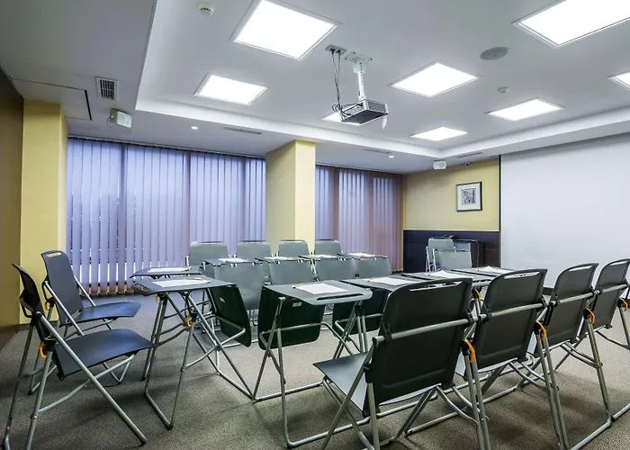 Best Western Plus Olives City Hotel - Free Pool & Parking