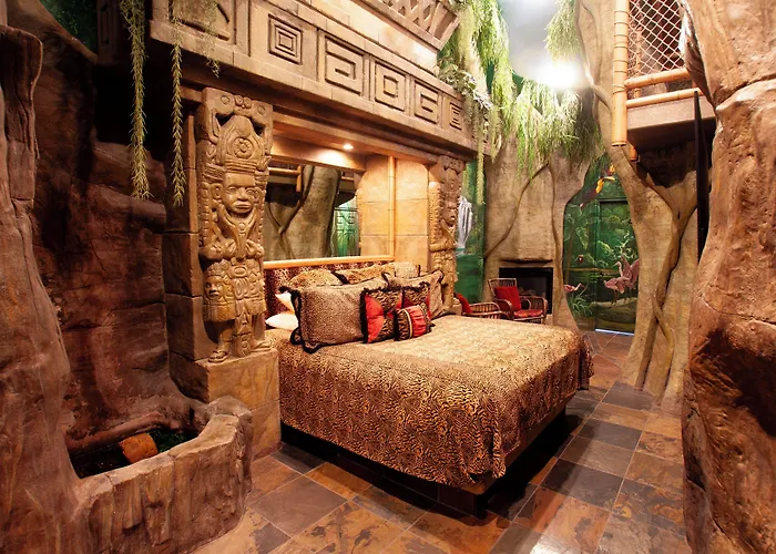 Black Swan Inn Luxurious Theme Rooms