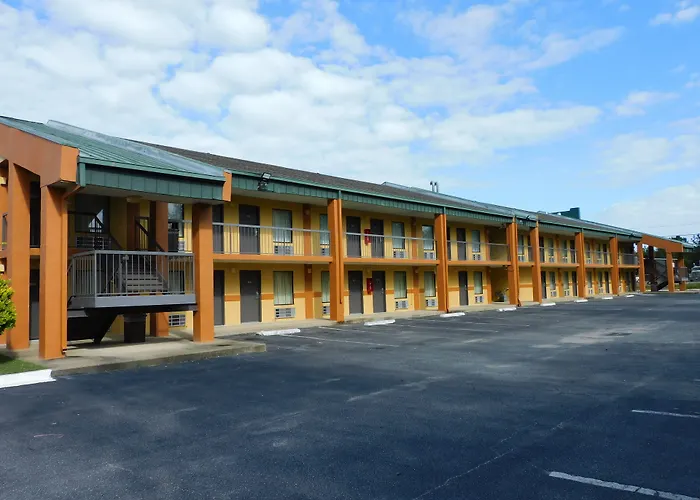 Camilla Inn&Suites