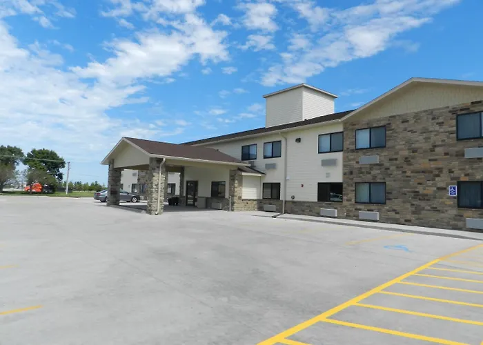 Cobblestone Inn & Suites - Fort Dodge