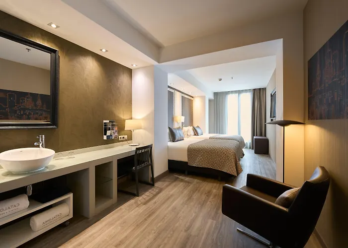 Catalonia Square 4* Sup