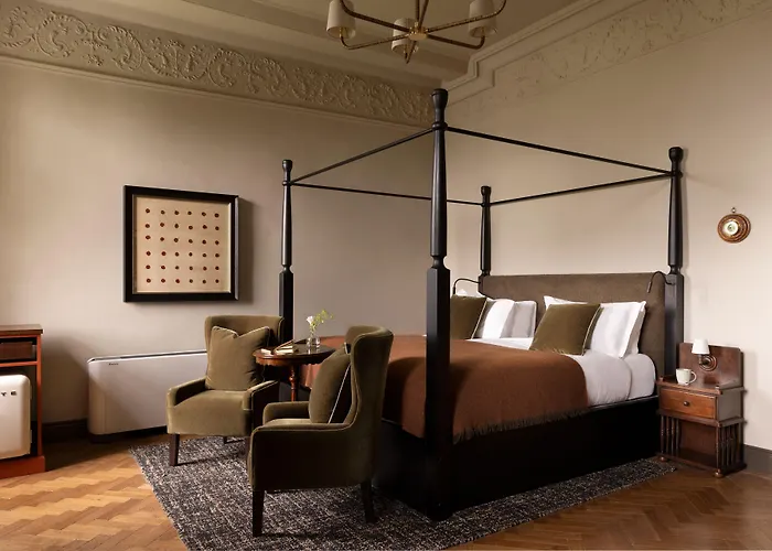 New Park Manor Hotel