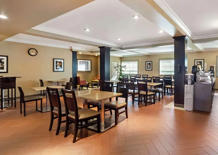 Best Western Plus Peace River Hotel & Suites