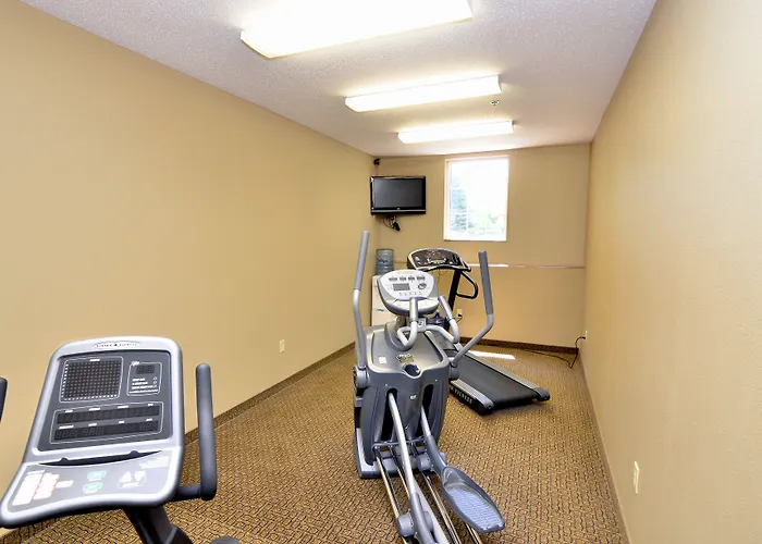Cobblestone Inn & Suites - Denison | Majestic Hills