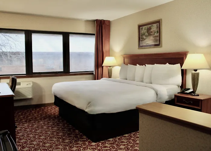 Carlton Lodge Hotel And Suites