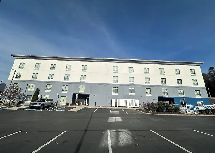 Holiday Inn Express & Suites Caryville By Ihg